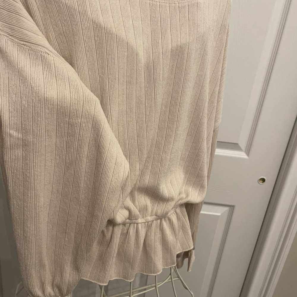 Sweater - Picture 3 of 4
